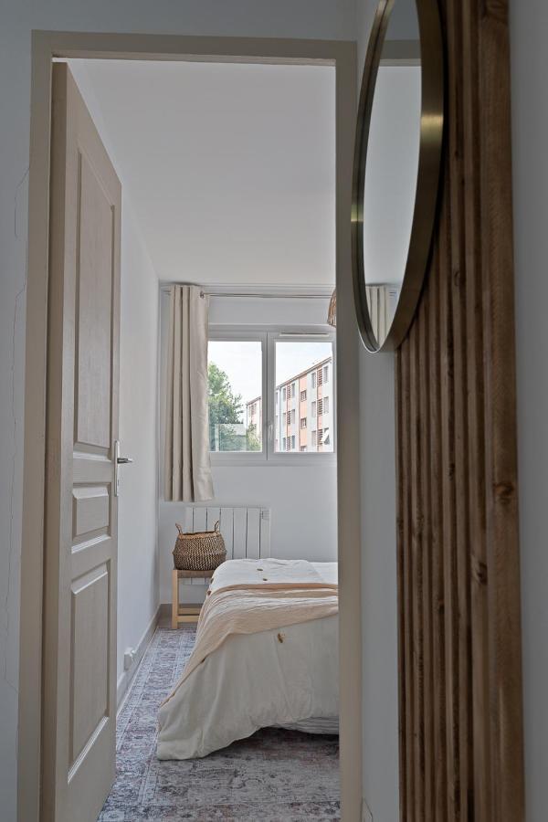 Appartement Spacieux 1 Chambre Parking Gratuit ヴァランス エクステリア 写真