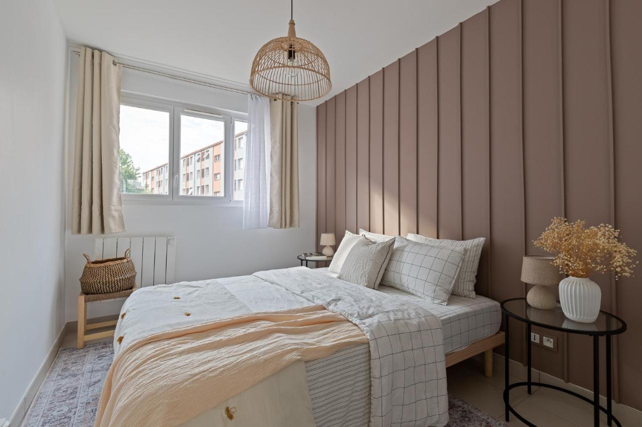 Appartement Spacieux 1 Chambre Parking Gratuit ヴァランス エクステリア 写真
